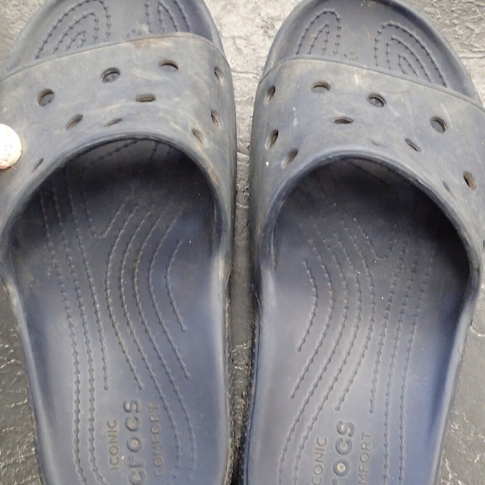Men's Blue Crocs Size 7-9